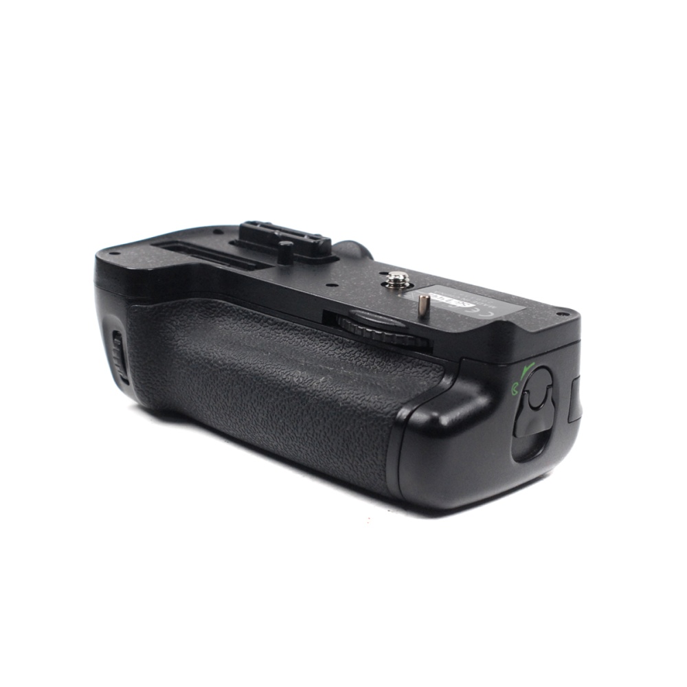 Used Nikon MB-D11 Battery Grip For D7000